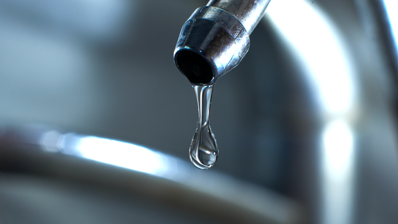 Vecinos de Valdetorres del Jarama llevan 9 años sin agua potable ni Internet