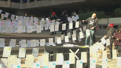 Los técnicos del Inaem se manifiestan frente al Ministerio de Cultura