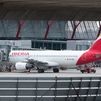 Iberia avisa: el aeropuerto de Madrid "se quedará atrás" si no se cierra la compra de Air Europa