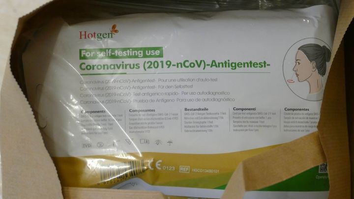 Móstoles entrega test de antígenos gratuitos entre el comercio y la hostelería local