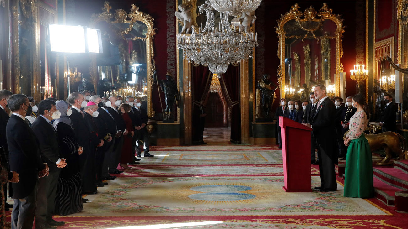 El rey anima a Marruecos a "caminar juntos" para abrir "ya una nueva relación"