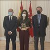 Ayuso recibe un premio del sector del ocio nocturno por su gestión de la pandemia