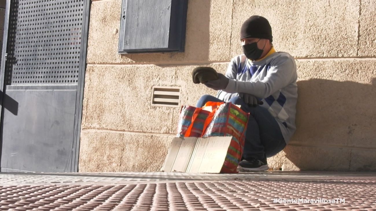 Este camarero no quiere indigentes en su bar "ni aunque paguen"