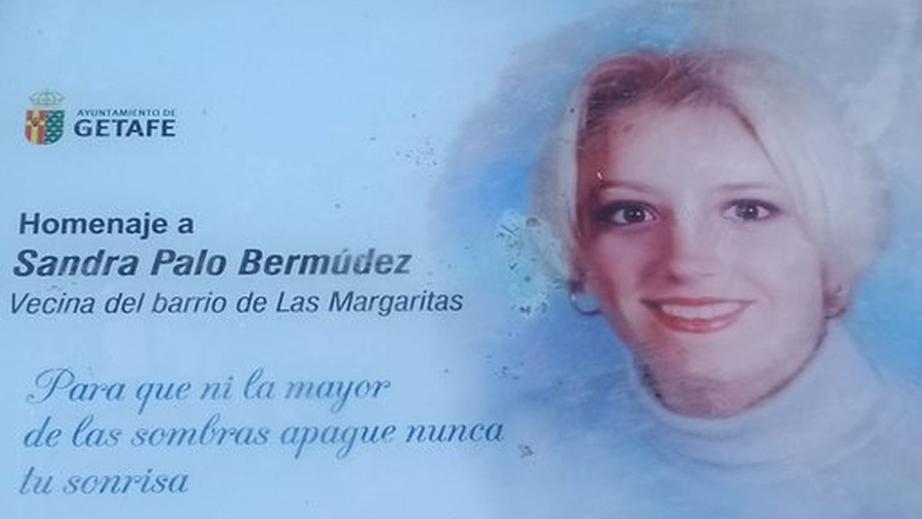 Monolito dedicado a Sandra Palo en el barrio de Las Margaritas de Getafe
