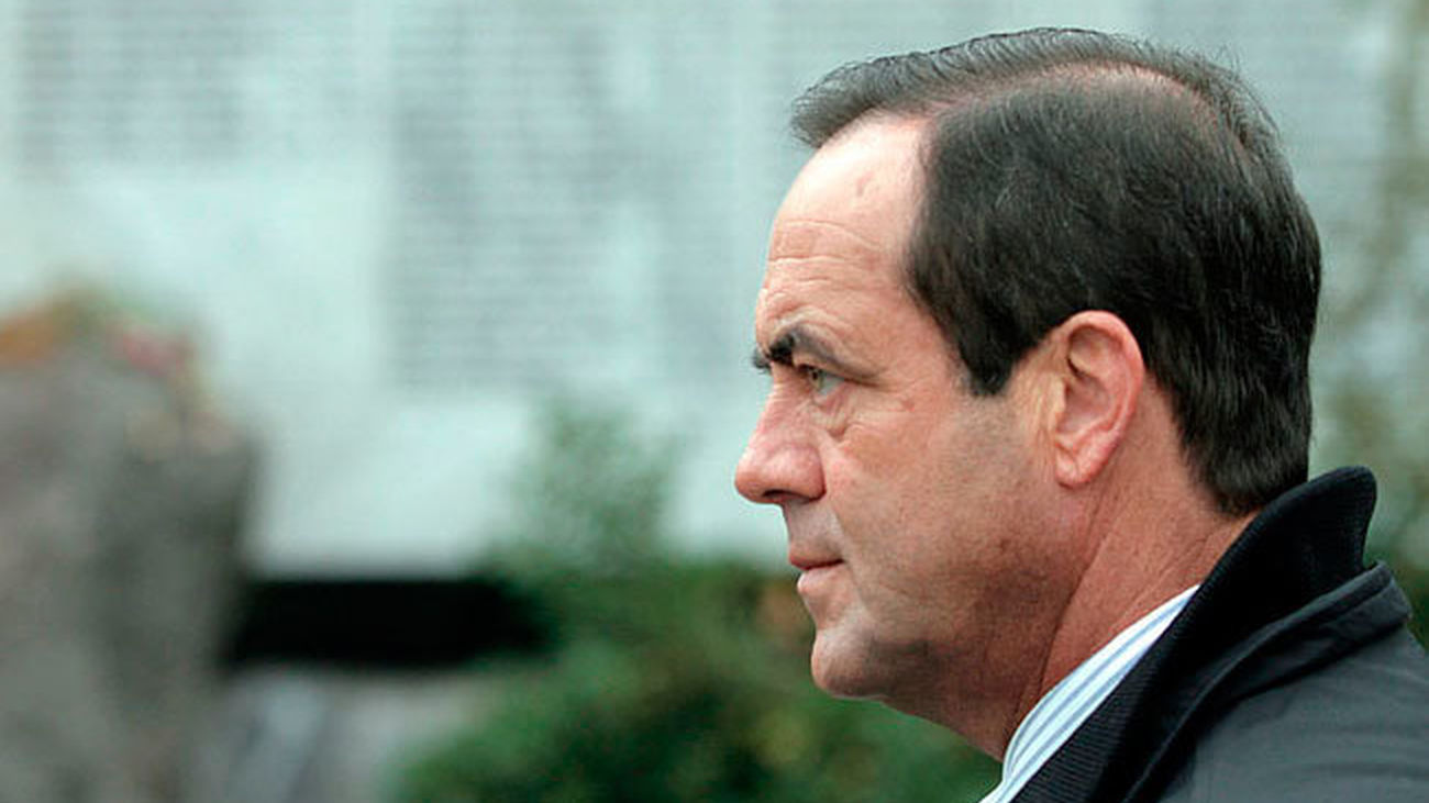 José Bono publica miles de documentos personales de su vida pública y privada