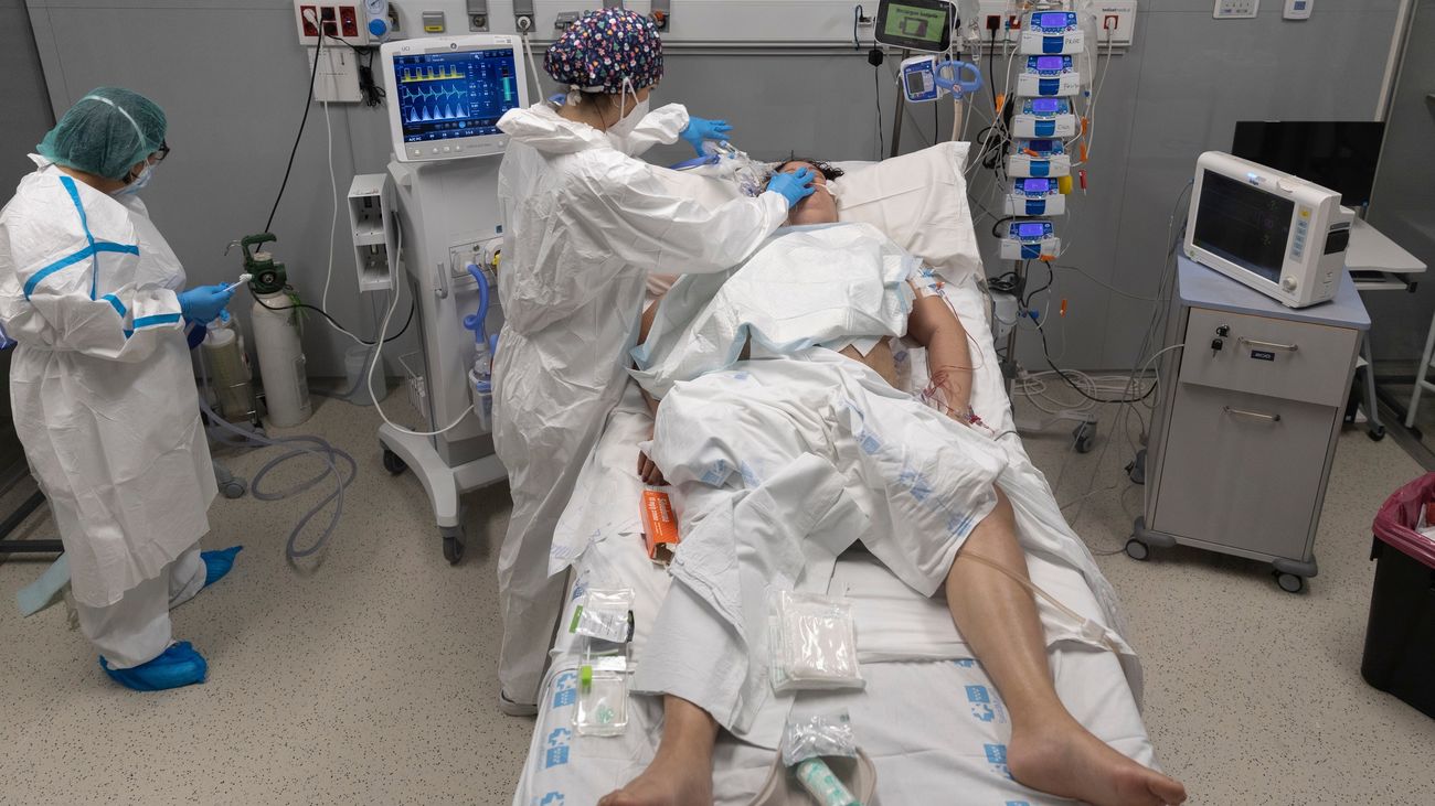 El 71,5% de los contagiados y el 68,9% de los hospitalizados en Madrid en la sexta ola estaba vacunado