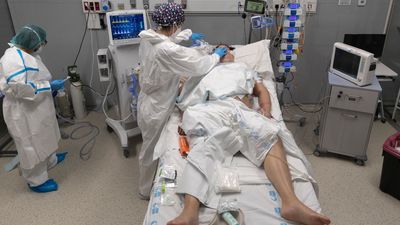 El 71,5% de los contagiados y el 68,9% de los hospitalizados en Madrid en la sexta ola estaba vacunado