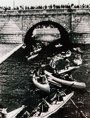 Carrera de piraguas en el Puente de Segovia / FR