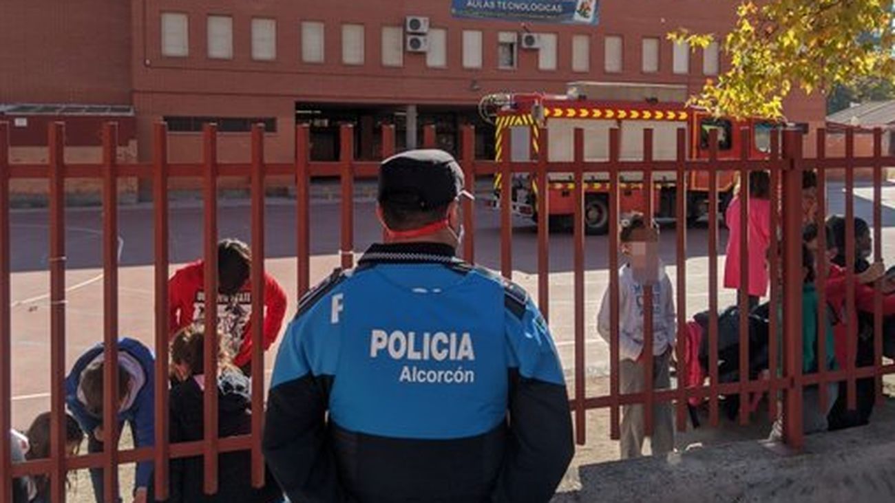 Agentes de Alcorcón salvan la vida de una niña que se estaba asfixiando