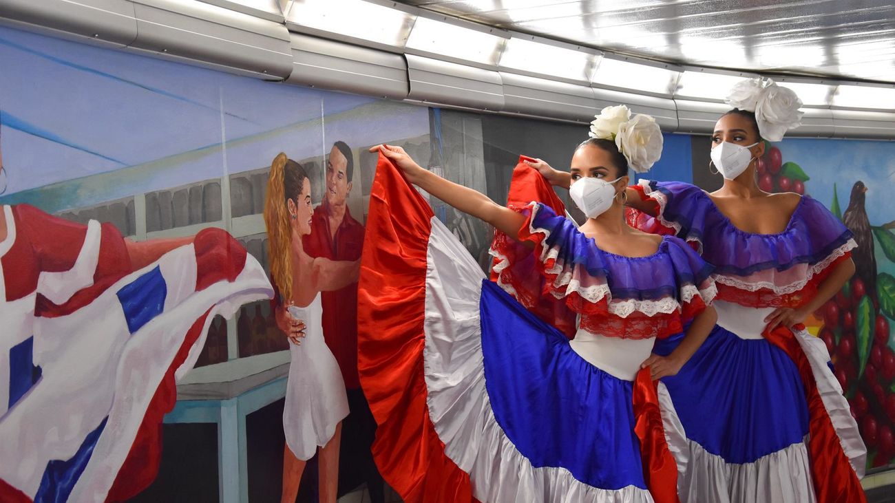 Los reyes estrenan Fitur con guiños a Marruecos, Canarias, Galicia y Madrid