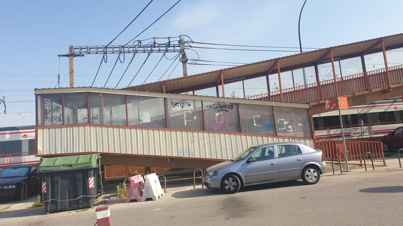 Acceso "tercermundista" a la estación Móstoles-El Soto