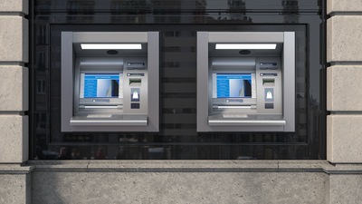 Los vecinos del barrio de La Poveda se quedan sin sucursales bancarias