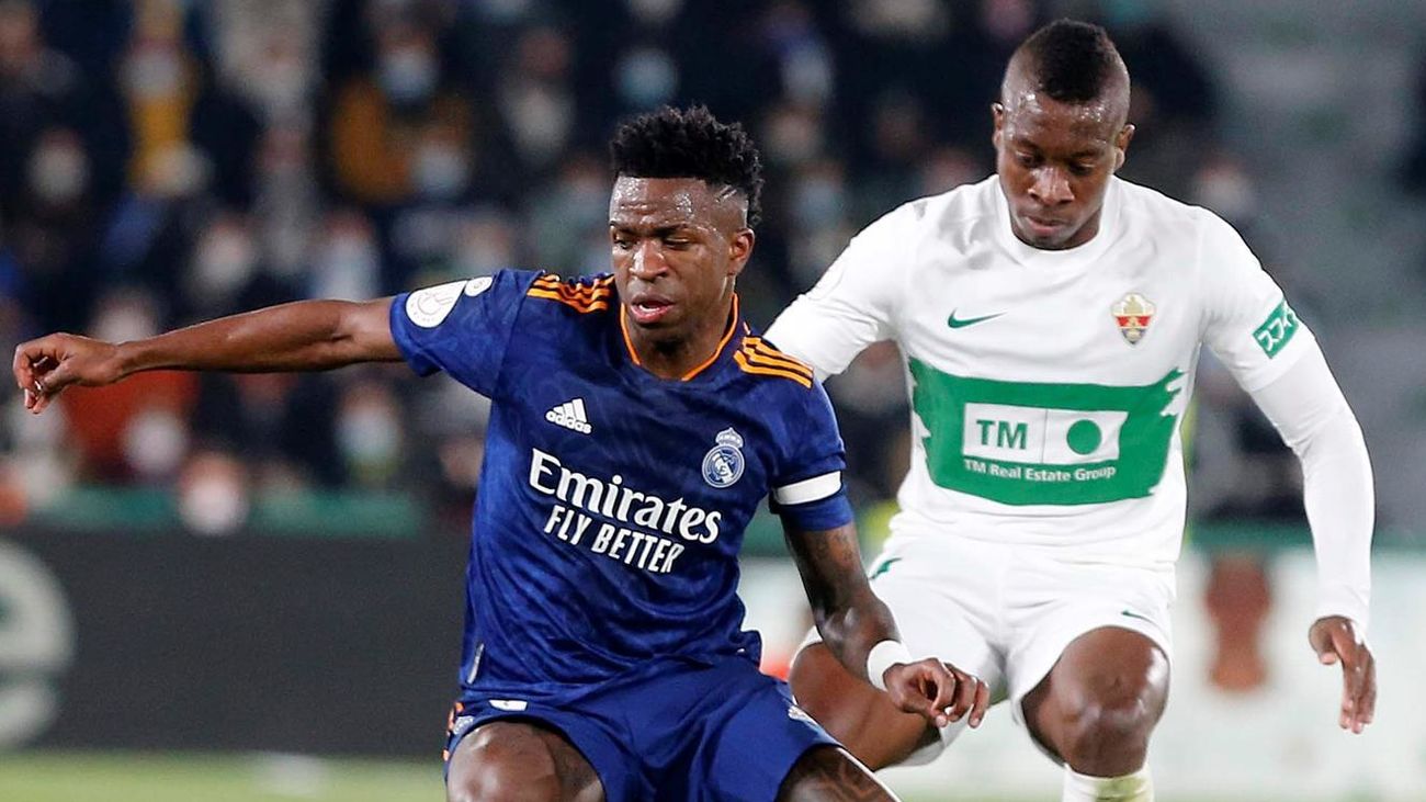 Vinicius ante el Elche