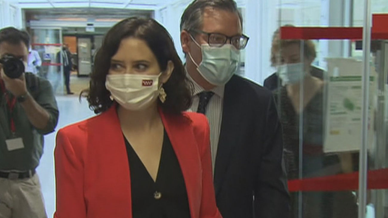 Ayuso marca también distancia con Sánchez en la ronda de contactos con los grupos de la oposición