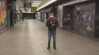 Detenidos cuatro jóvenes, uno menor de edad, por apuñalar  a otro joven para robarle el móvil en la Plaza de los Cubos