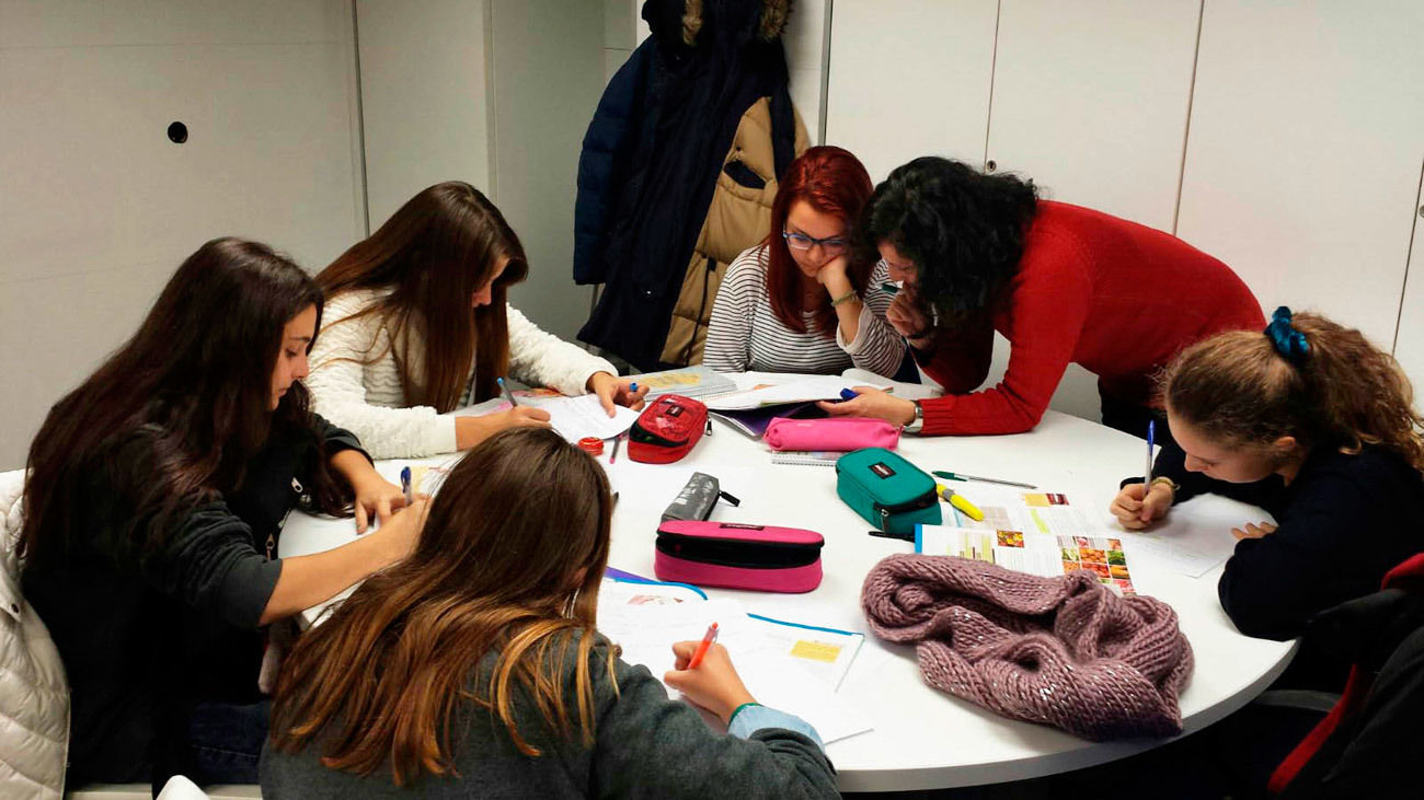 Alumnos de la Escuela de Formación Miró (Barcelona), especializada en clases particulares