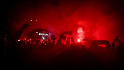 Nueva vergüenza en el fútbol español: así fue recibido el Atlético en el Reale Arena