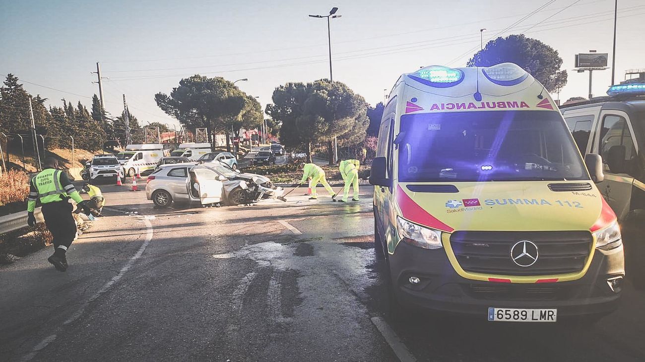 Tres jóvenes heridos en un accidente en la A-6 a la altura de Las Rozas