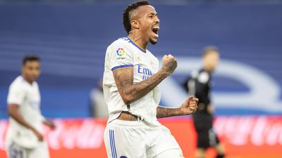 2-2. Un gol de Militao en el descuento da al Real Madrid un punto ante el Elche
