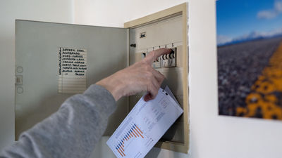 El precio de la luz baja este martes hasta los 224,24 euros (MWh)