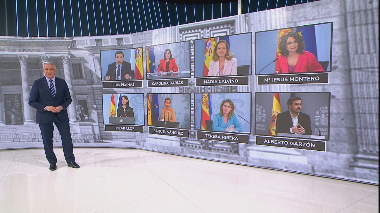 El Congreso decide este martes si cita a comparecer este mes a 8 ministros reclamados por el PP