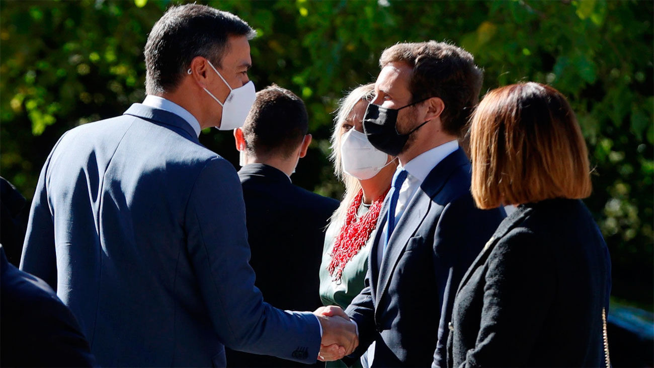 Casado llama a Sánchez para hablar de Ucrania y le pide que comparezca en el Congreso