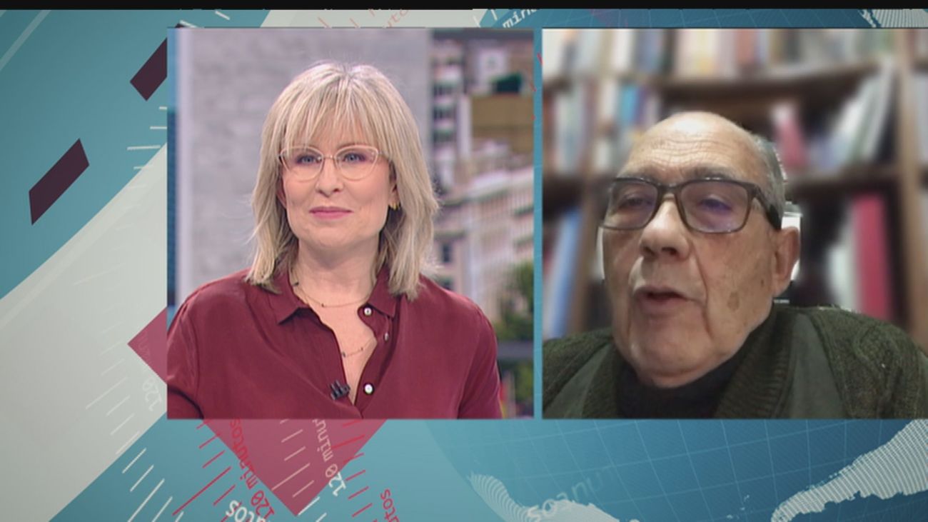 Carlos, el pensionista que lucha contra la desatención de los bancos: “Dicen que es progreso, pero es una dictadura”
