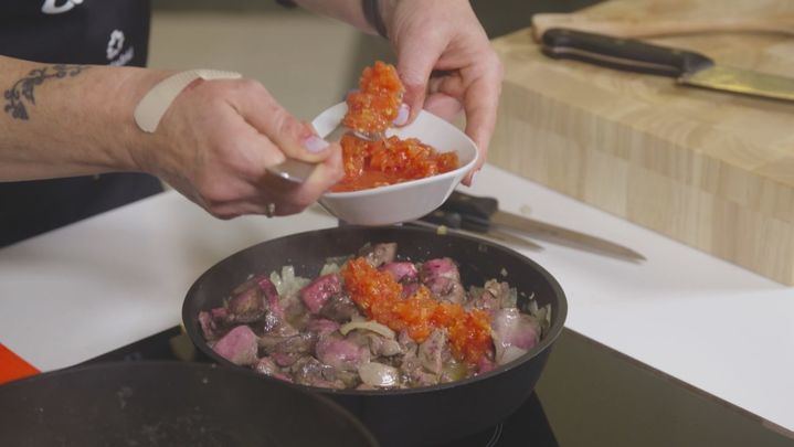 Receta de patatas revolconas con cordero