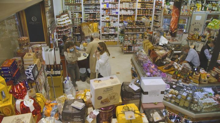 Interior de Mantequerías Bravo / Redacción