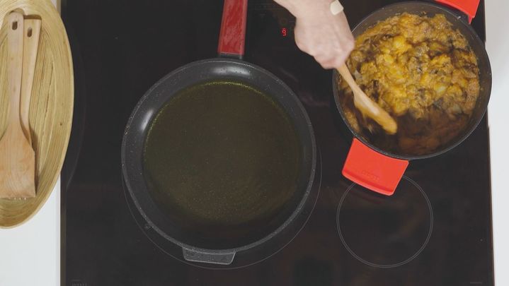 Receta de patatas revolconas con cordero