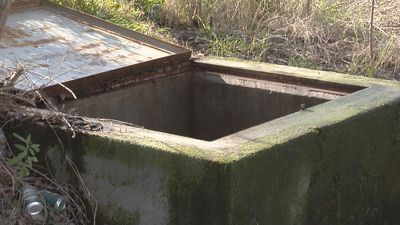 Cuatro meses saliendo agua sin control de un pozo de Vicálvaro