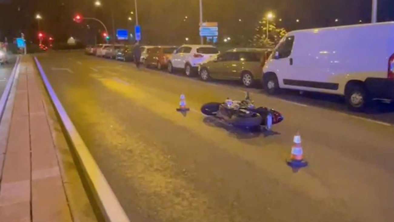 Una motorista herida al intentar esquivar a un peatón en la avenida Donostiarra de Madrid