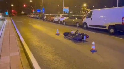 Una motorista herida al intentar esquivar a un peatón en la avenida Donostiarra de Madrid