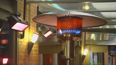 Madrid subvencionará a los hosteleros para que cambien las estufas de las terrazas