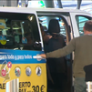 Ayuso apuesta por liberalizar el horario del taxi en Madrid y por un examen para los conductores de VTC