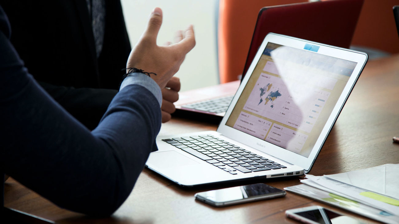 La pandemia del coronavirus ha acelerado la reconversión del sector de las ferias hacia un sistema híbrido, presencial y virtal