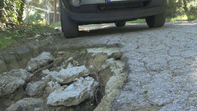 Los vecinos de una urbanización de San Martín de Valdeiglesias denuncian el mal estado de sus calles