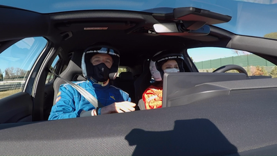 Ayuso, al volante en el Jarama