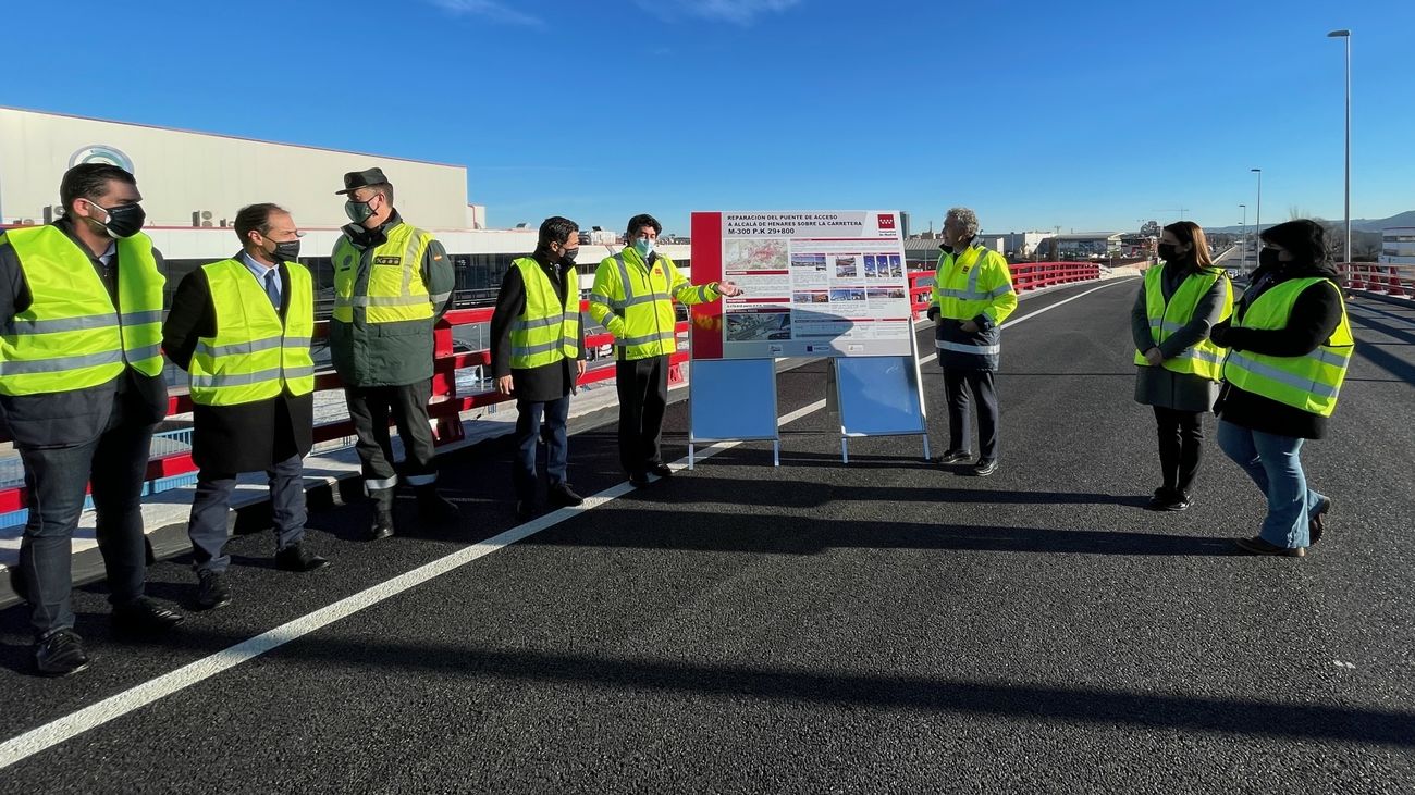 La Comunidad de Madrid reabre al tráfico el acceso a Alcalá de Henares por el puente de la M-300