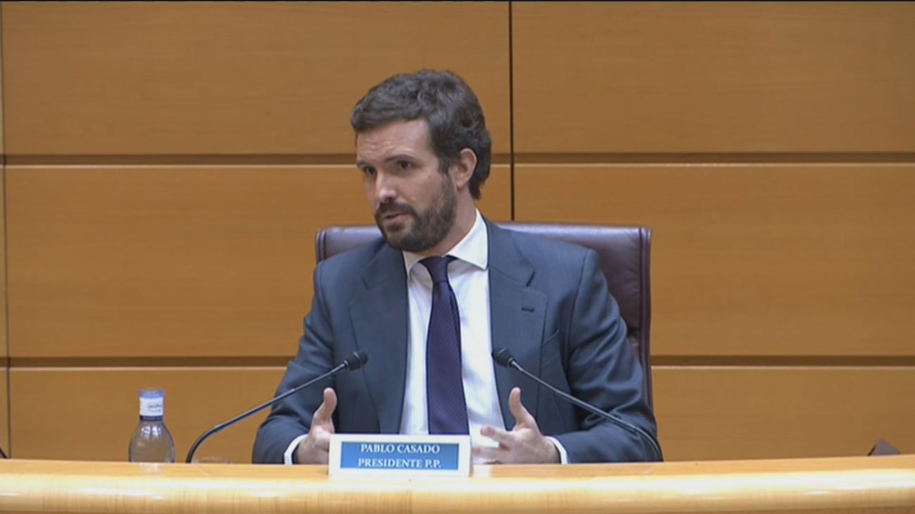 Casado reafirma ante sus parlamentarios que el PP es “la única alternativa a los populismos y a los radicalismos”