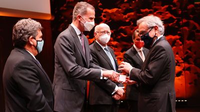 El rey Felipe VI entrega los premios Codespa de apoyo a los más necesitados