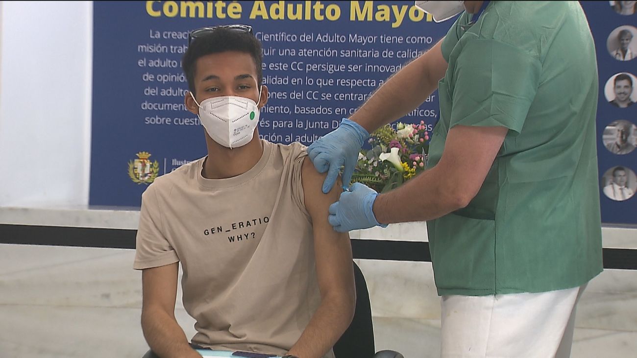 Casi 10.000 madrileños de 18 a 29 años piden cita para la tercera dosis de la vacuna