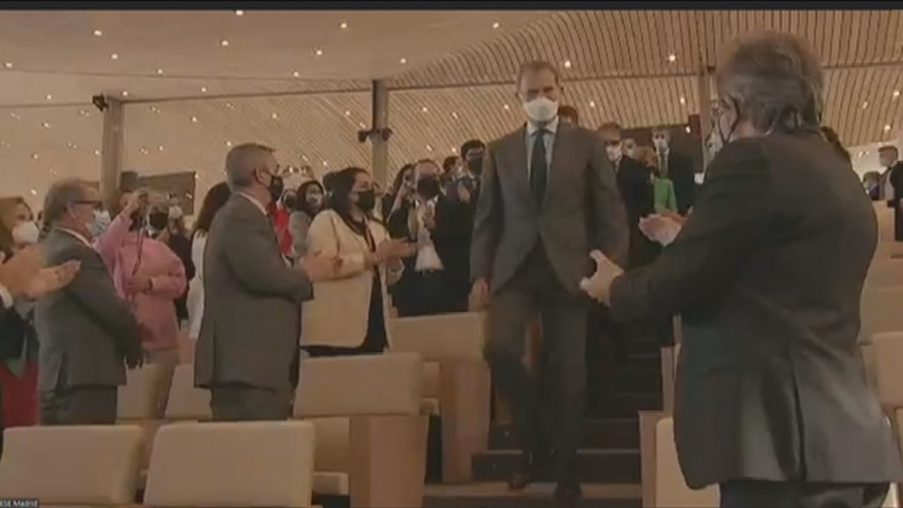 El Rey inaugura la nueva ampliación del campus del IESE en Madrid