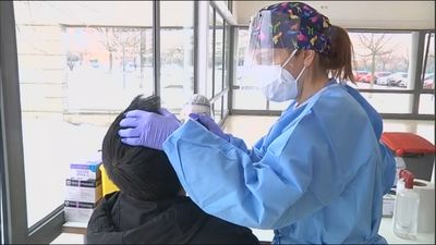 Covid 19: España suma 74.937 casos y 195 muertes, mientras la incidencia desciende más de 120 puntos