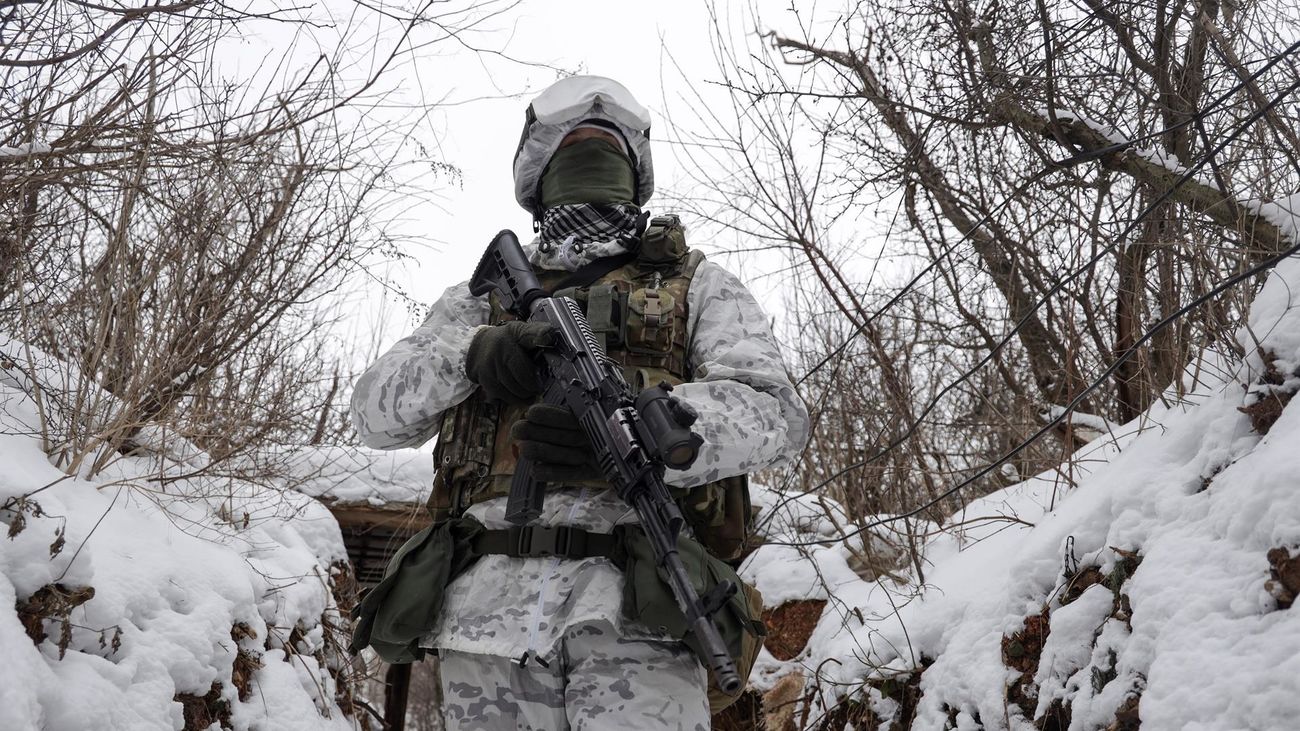 Soldado ucraniano en servicio de reconocimiento