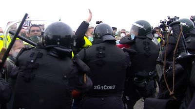 La Guardia Civil carga en Sevilla contra agricultores y ganaderos