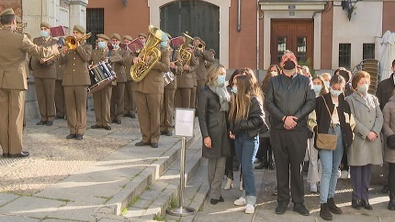 Un acto rinde homenaje a los cinco asesinados por ETA en la Plaza Cruz Verde de Madrid hace 30 años