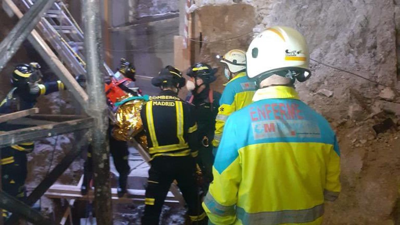 Herido un obrero en Méndez Álvaro al caerle encima una piedra de 50 kilos