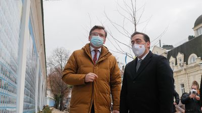 Ucrania agradece el apoyo de España, que pide más diálogo con Rusia y que haya desescalada militar