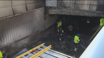 Gran susto por el incendio de un autobús en el túnel de la avenida de Andalucía, que queda cortado al tráfico
